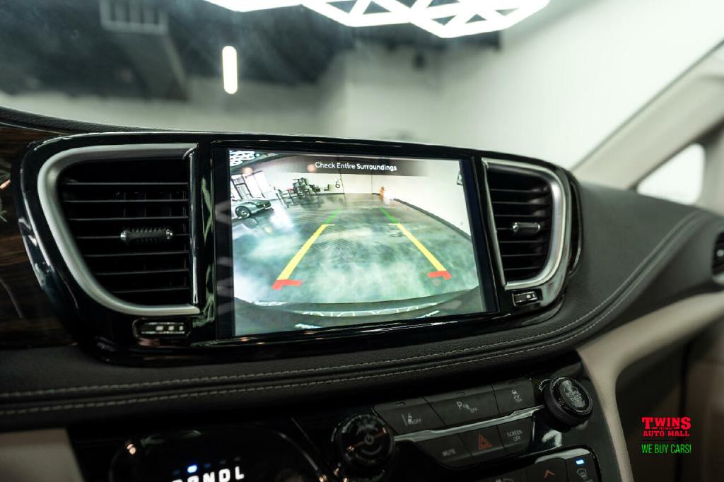 2023 Chrysler Pacifica Image 21