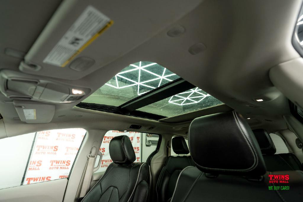 2023 Chrysler Pacifica Image 28