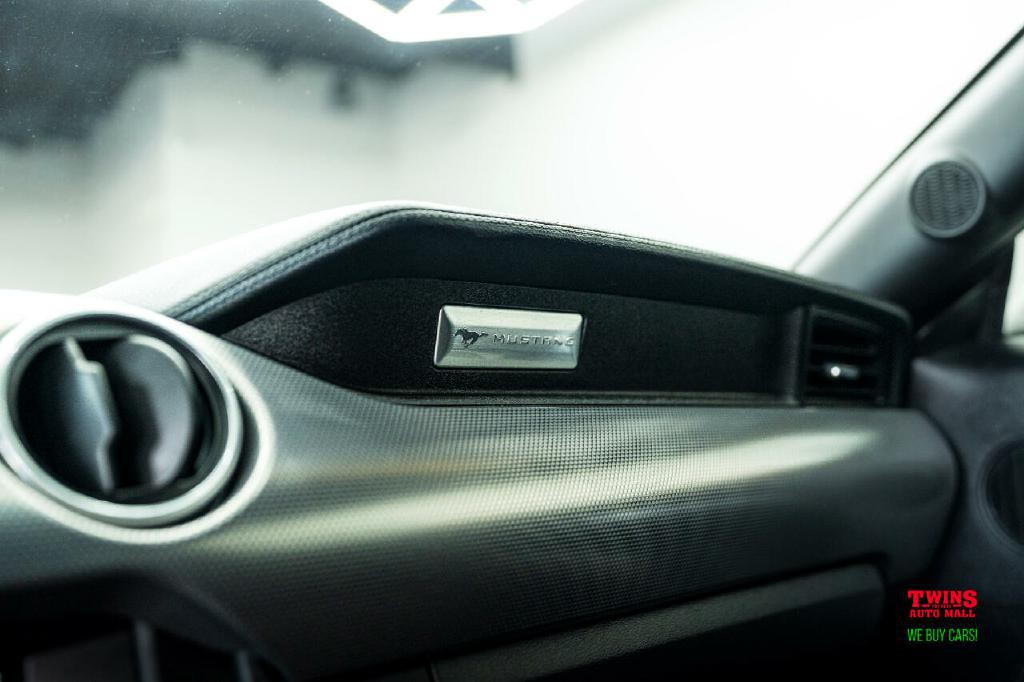 2018 Ford Mustang Image 20