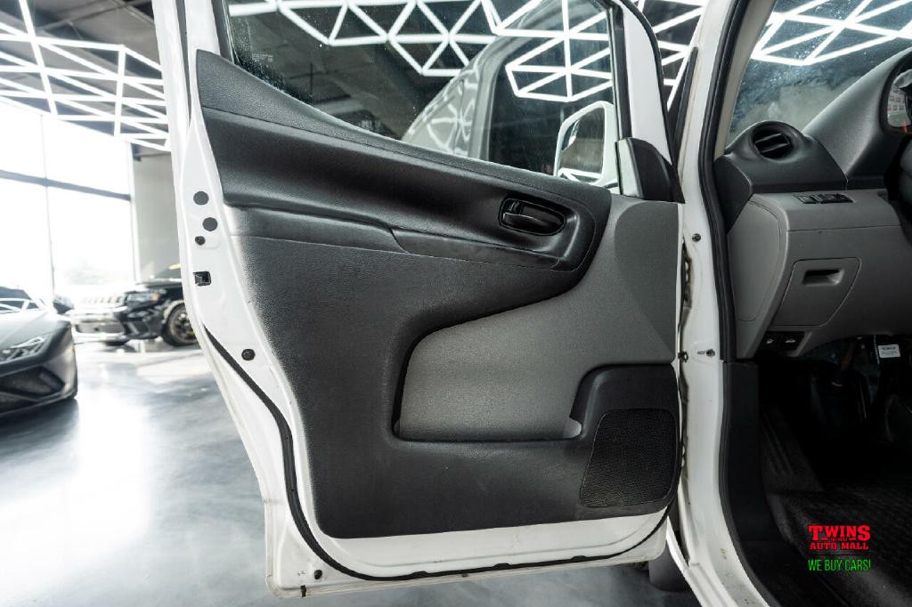 2021 Nissan NV200 Image 10