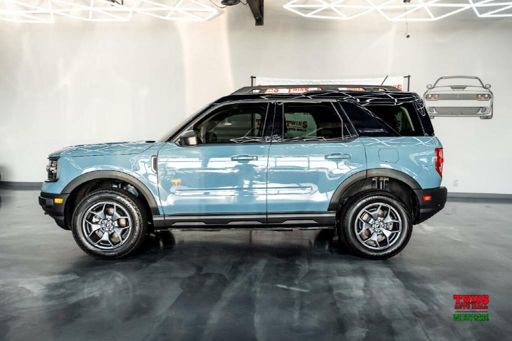 2022 Ford Bronco Image 3