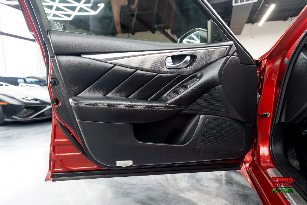 2015 INFINITI Q50 Image 10