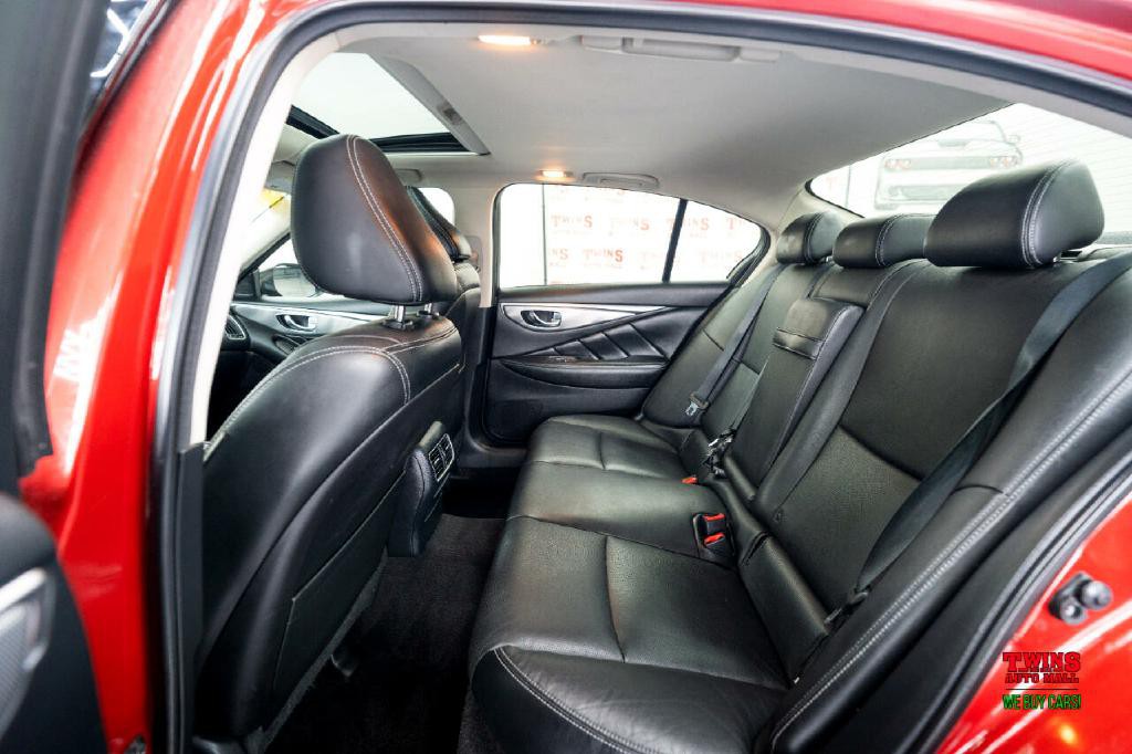 2015 INFINITI Q50 Image 13
