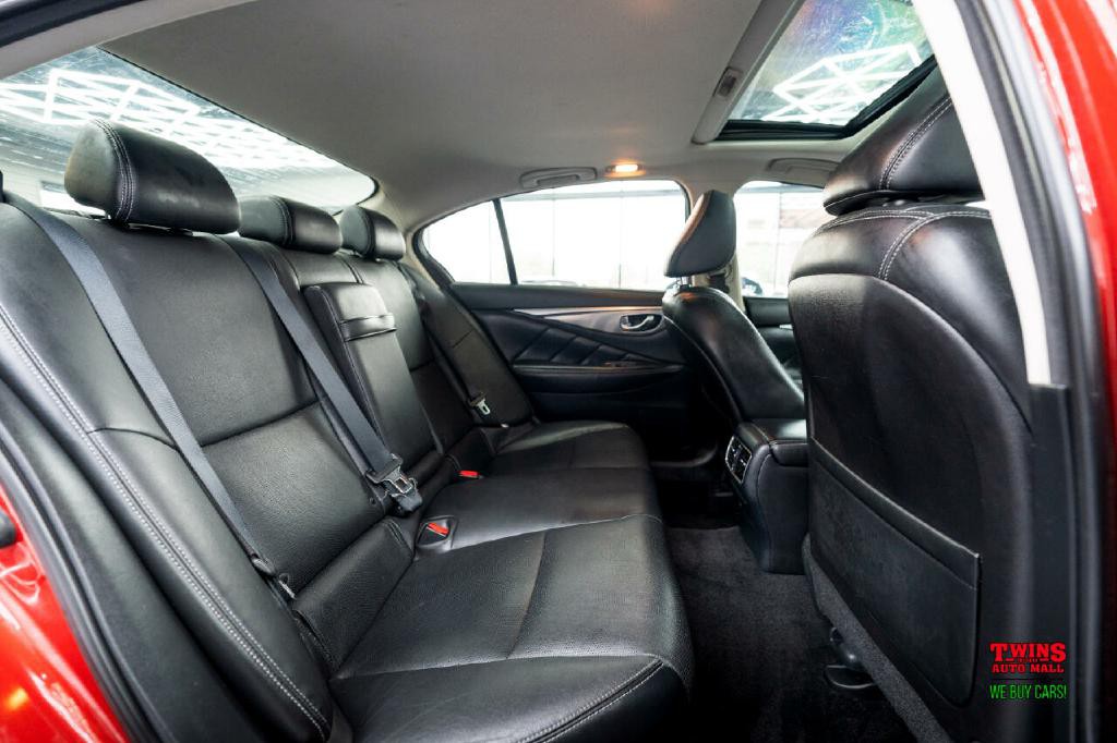 2015 INFINITI Q50 Image 14