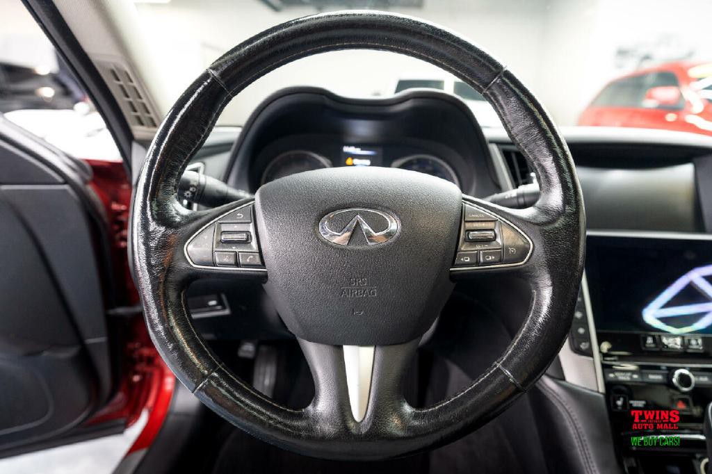 2015 INFINITI Q50 Image 17
