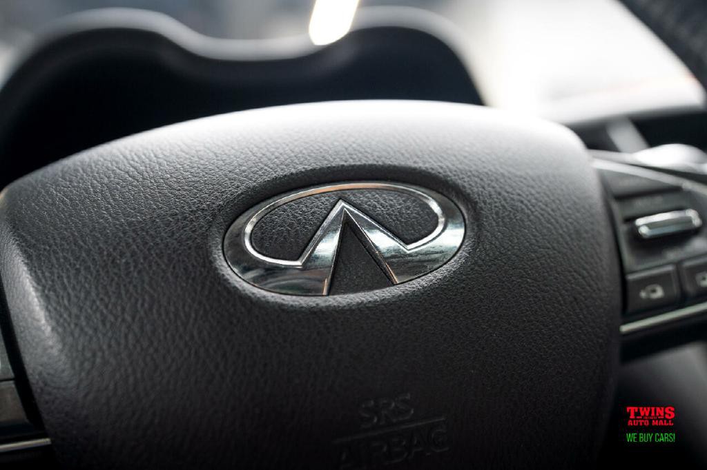 2015 INFINITI Q50 Image 26