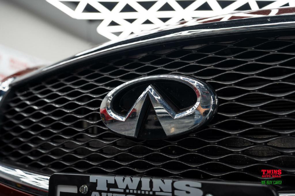 2015 INFINITI Q50 Image 31