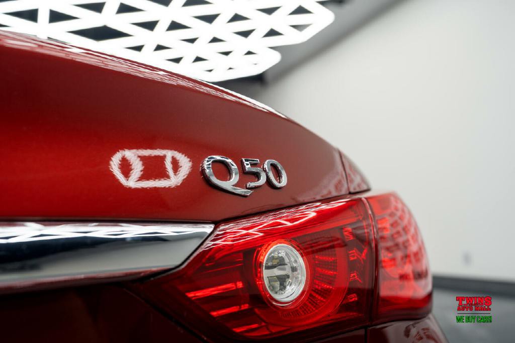 2015 INFINITI Q50 Image 34