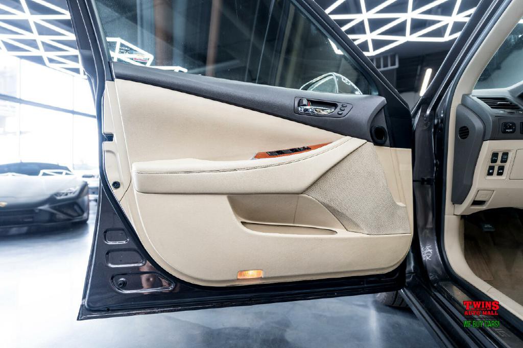 2010 Lexus ES 350 Image 10