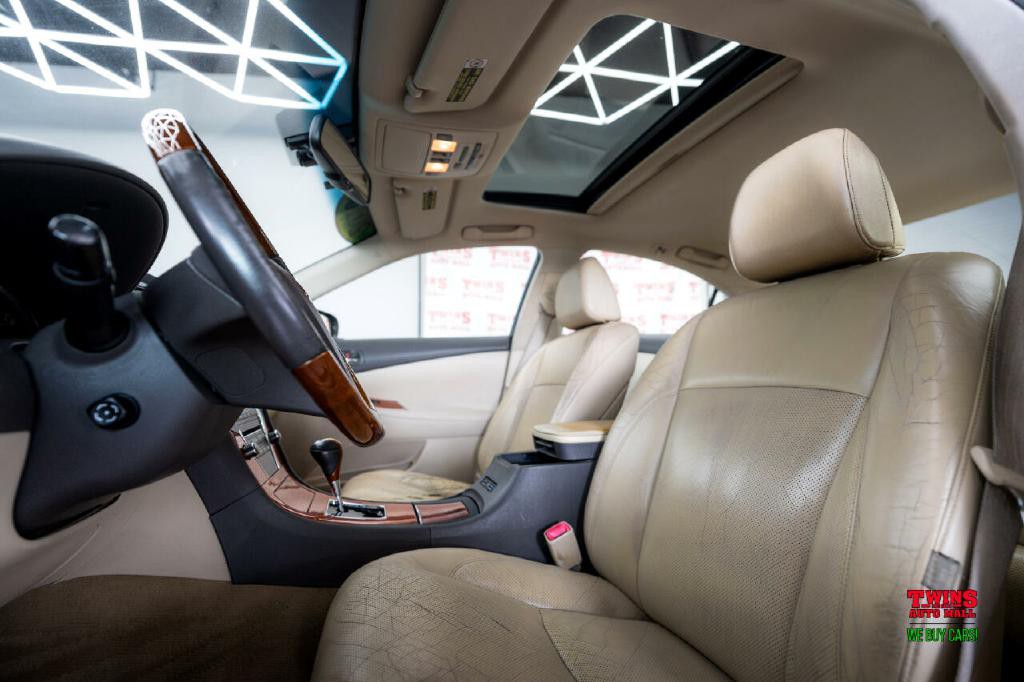 2010 Lexus ES 350 Image 12