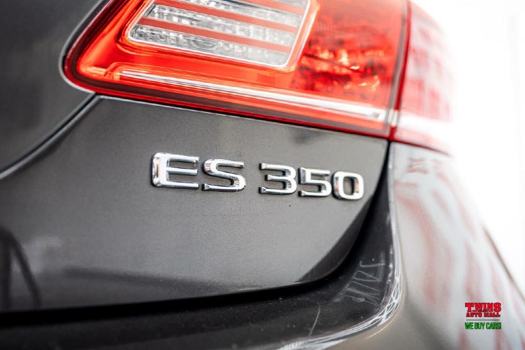 2010 Lexus ES 350 Image 24