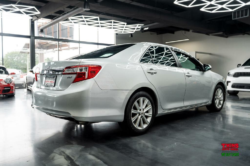 2012 Toyota Camry Image 6