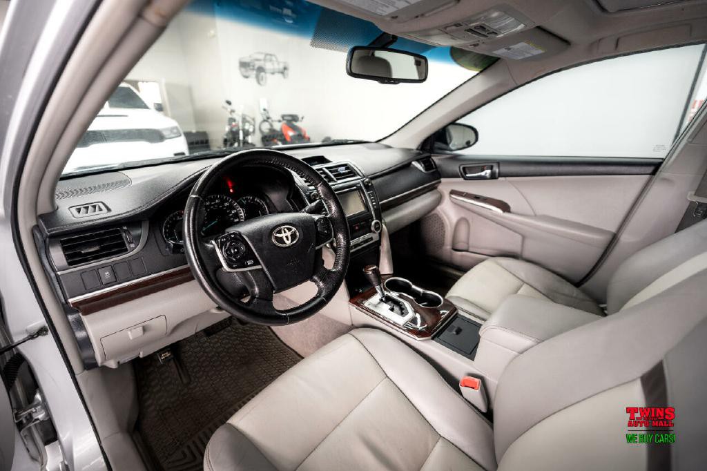 2012 Toyota Camry Image 11