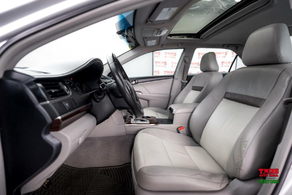 2012 Toyota Camry Image 12