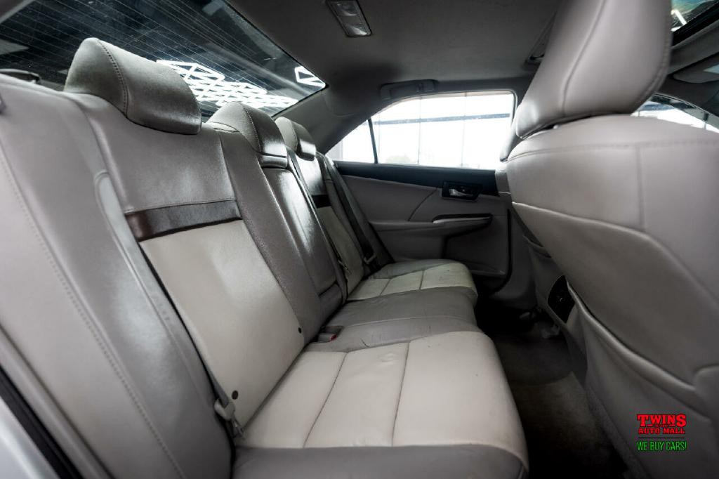 2012 Toyota Camry Image 14