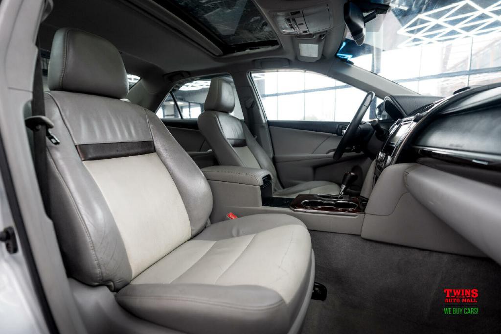 2012 Toyota Camry Image 15
