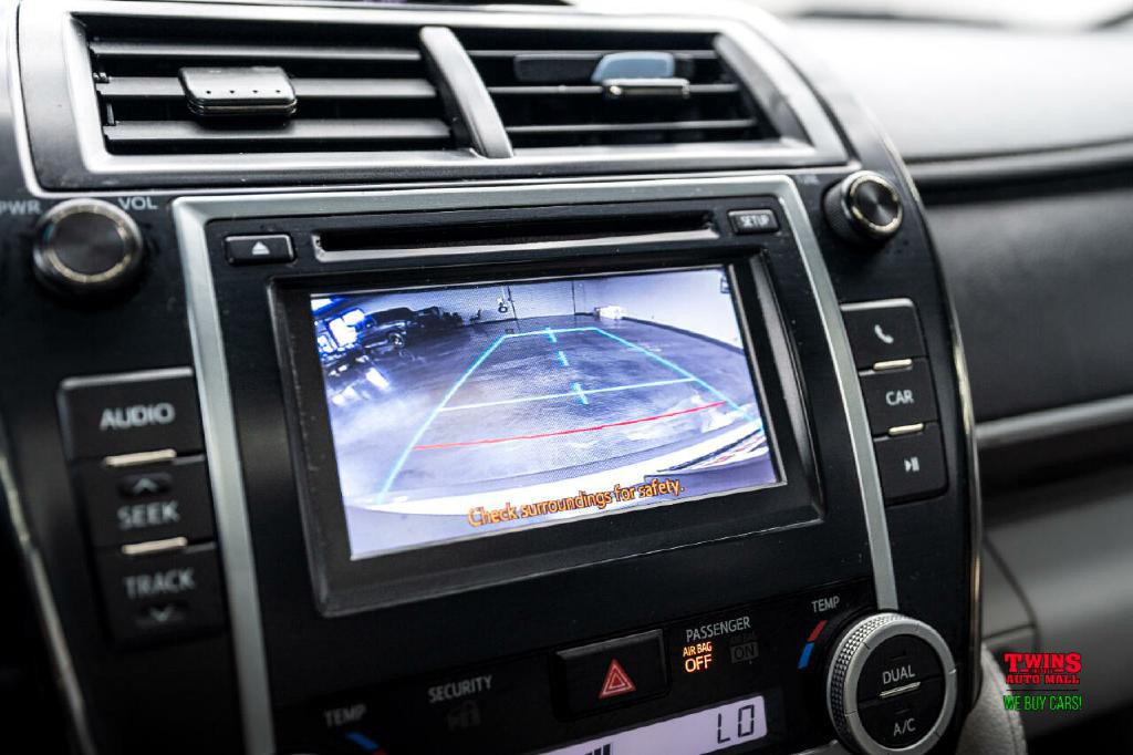 2012 Toyota Camry Image 18