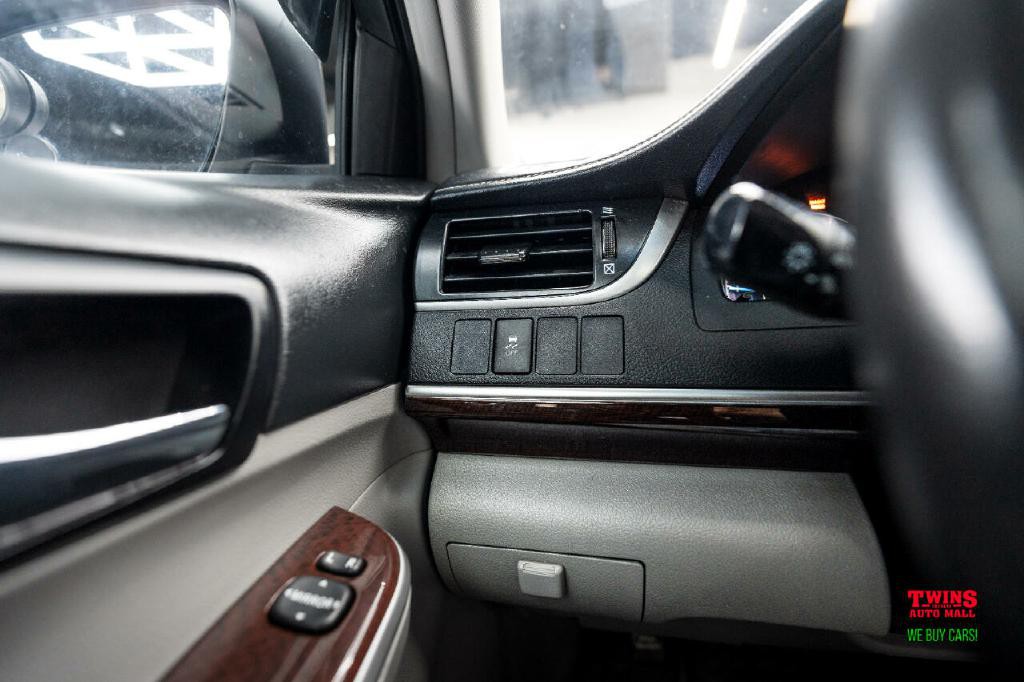 2012 Toyota Camry Image 22