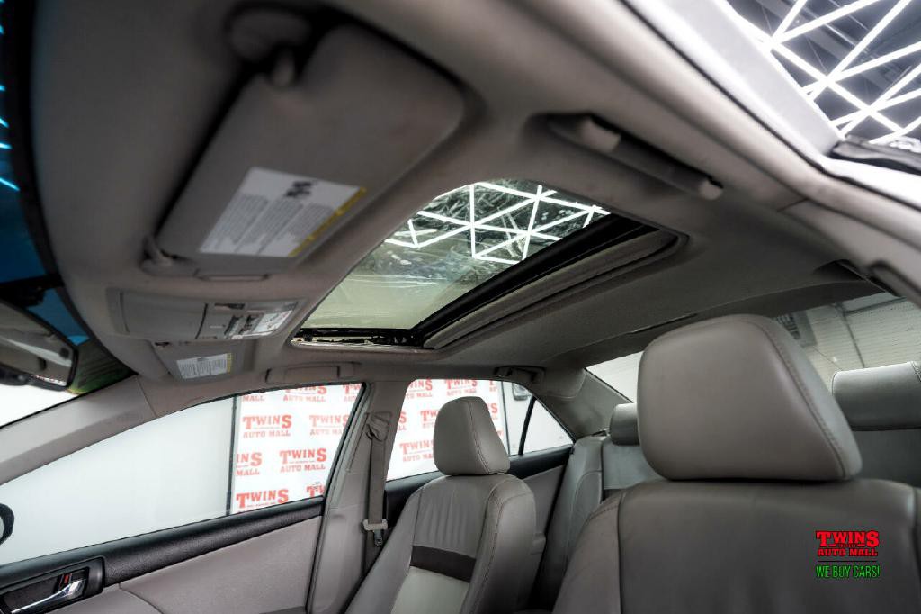 2012 Toyota Camry Image 23