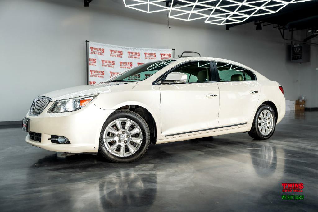 2012 Buick Lacrosse Image 2