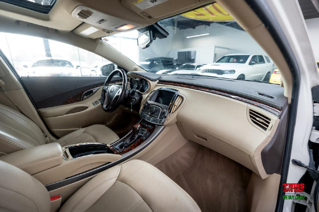 2012 Buick Lacrosse Image 16