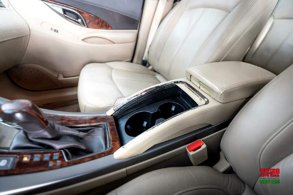 2012 Buick Lacrosse Image 23