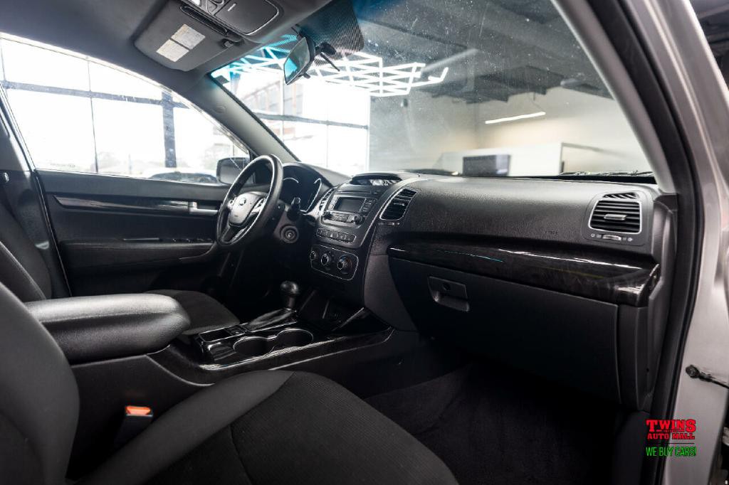 2015 Kia Sorento Image 16