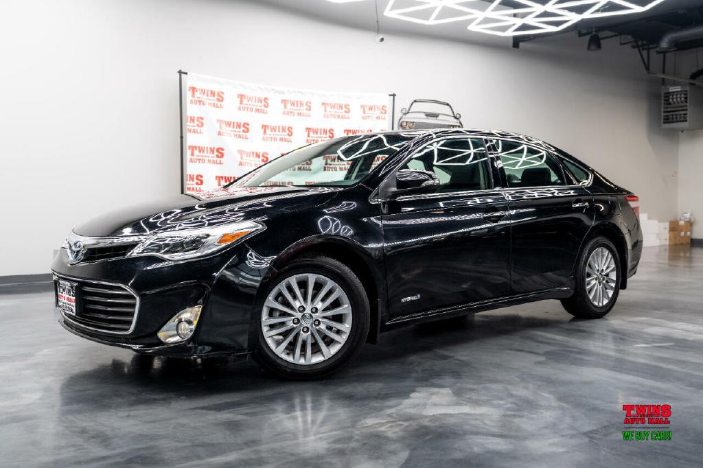 2015 Toyota Avalon Image 2