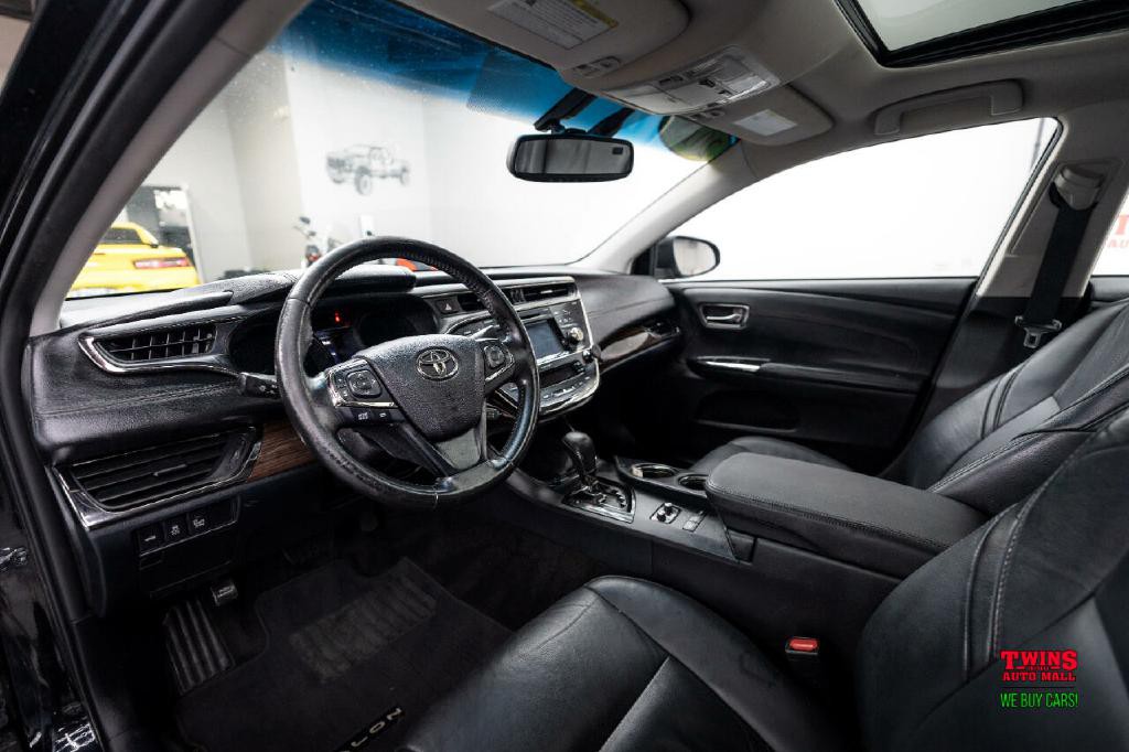 2015 Toyota Avalon Image 11