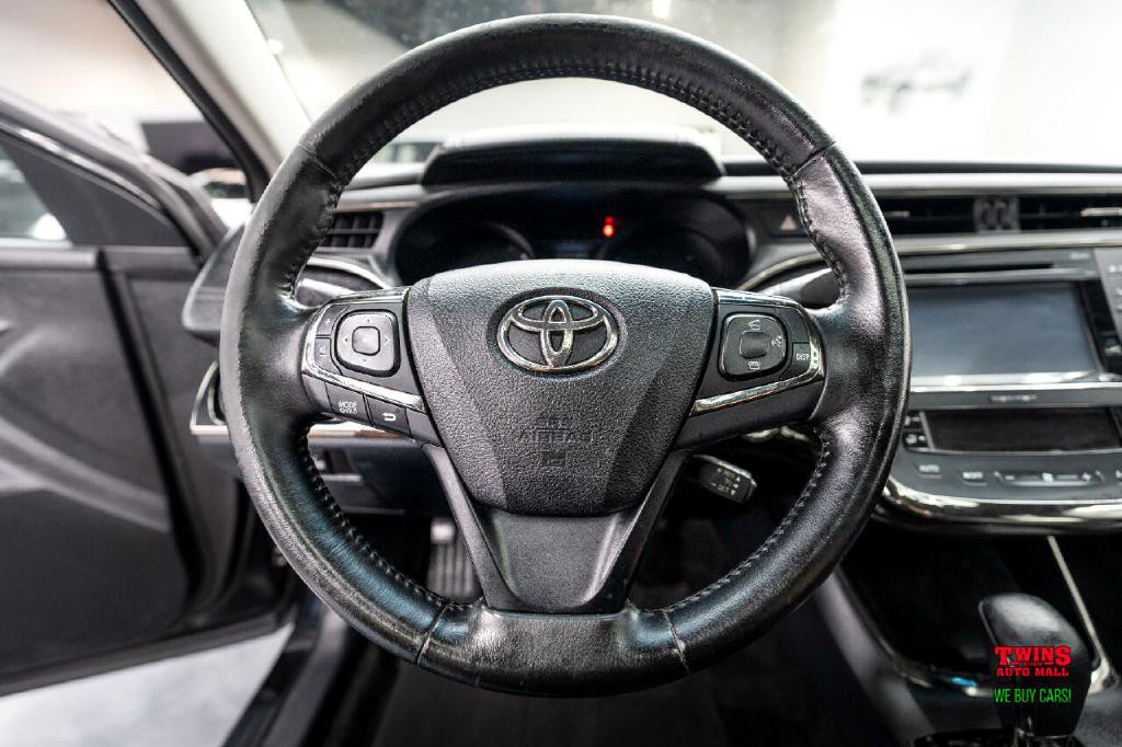 2015 Toyota Avalon Image 17