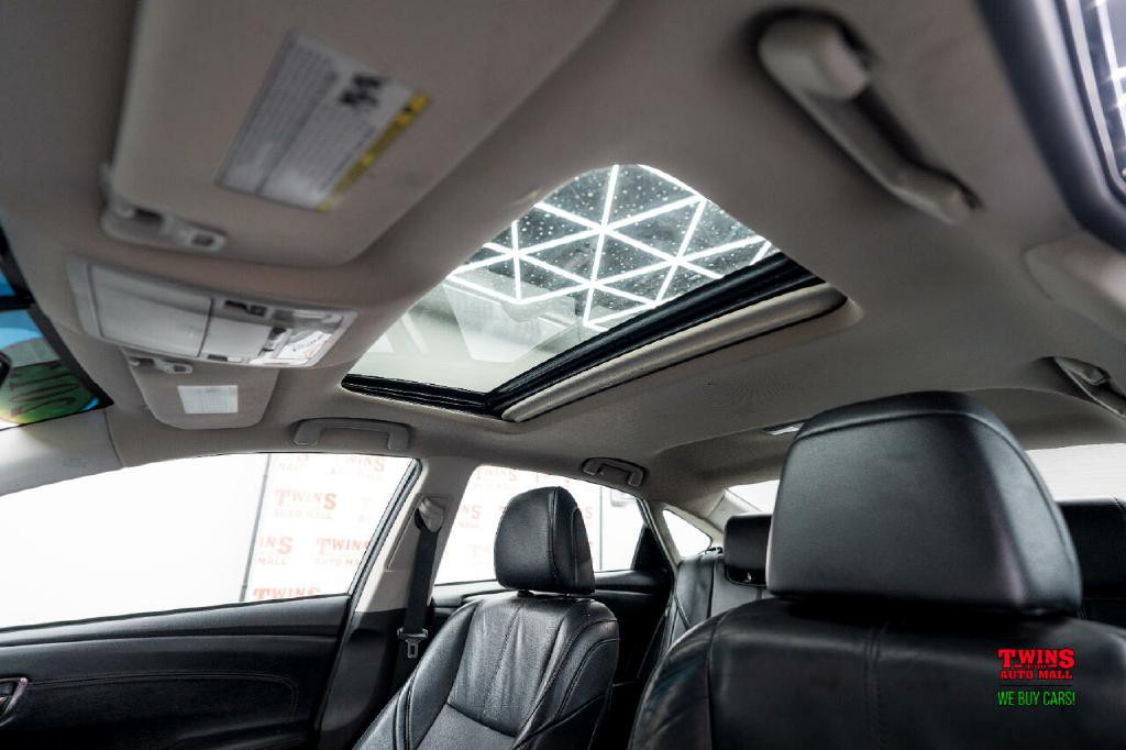 2015 Toyota Avalon Image 26