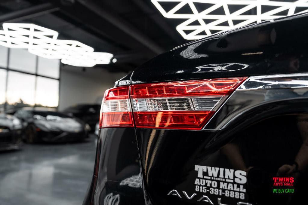 2015 Toyota Avalon Image 30