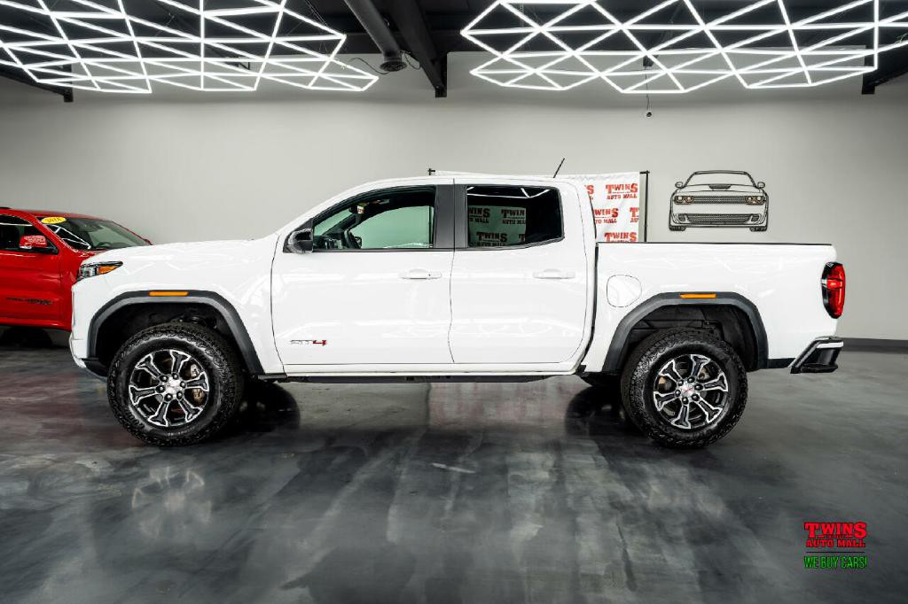 2023 GMC Canyon Image 3