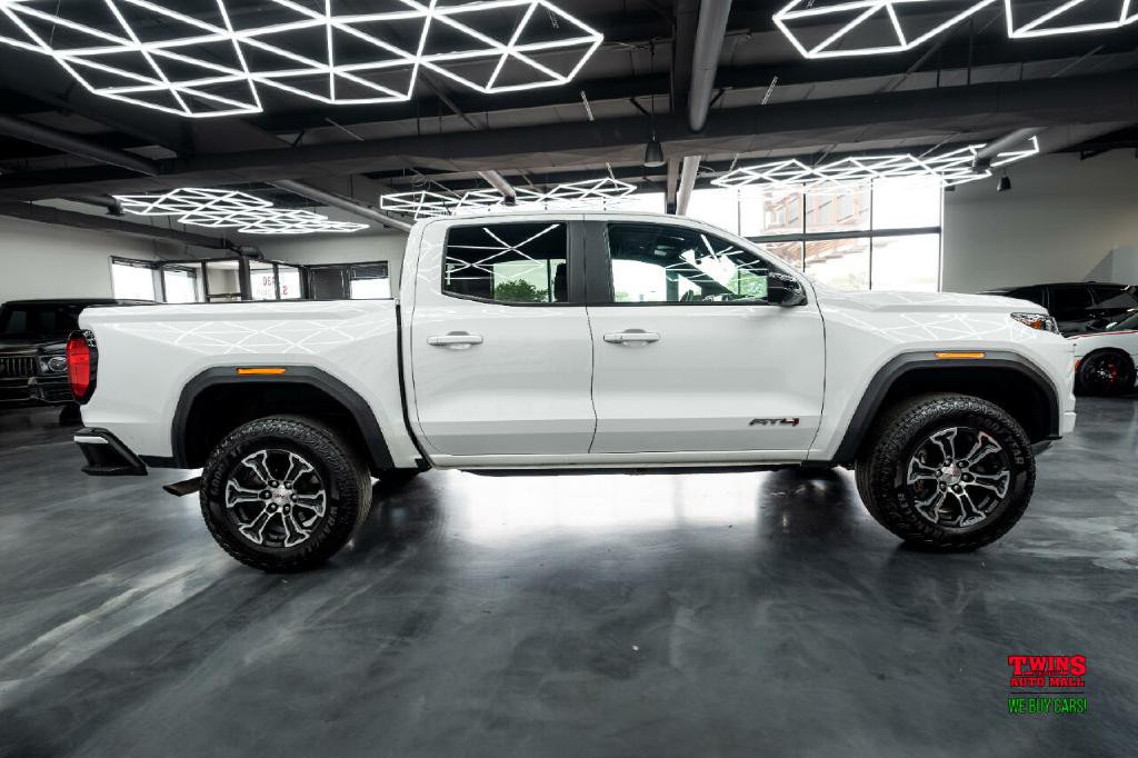 2023 GMC Canyon Image 8