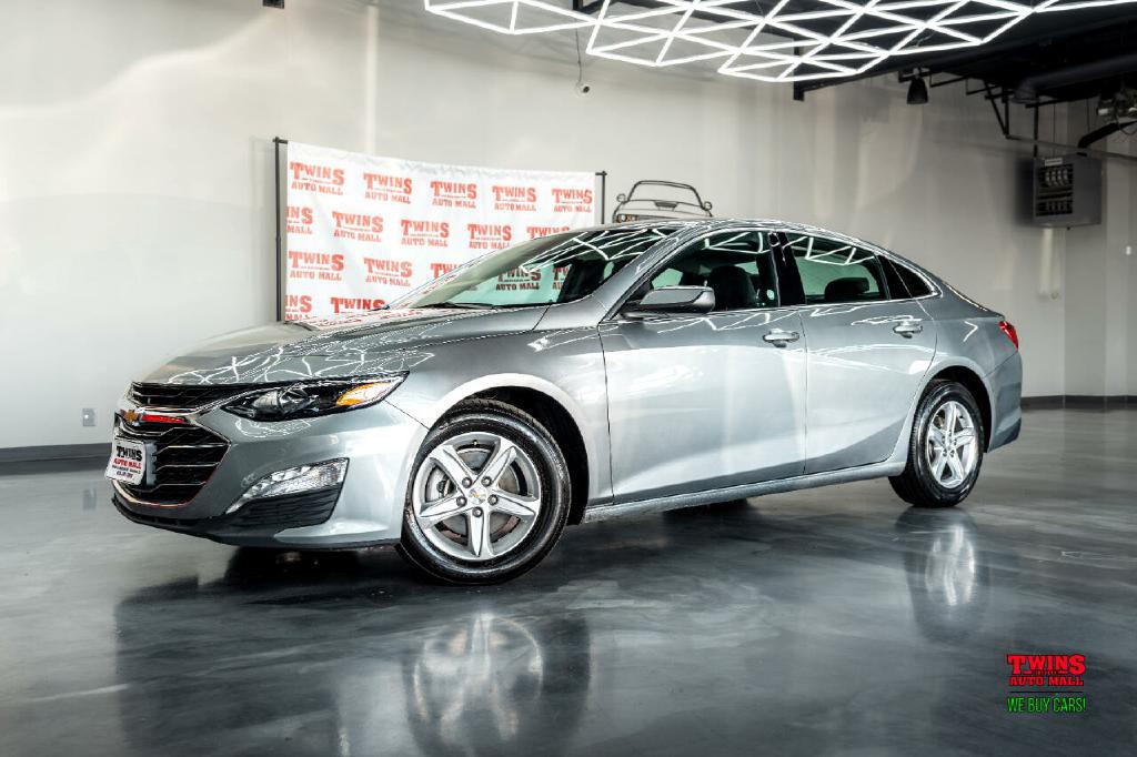 2024 Chevrolet Malibu Image 2