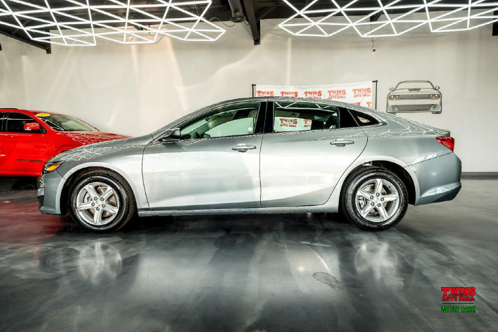 2024 Chevrolet Malibu Image 3