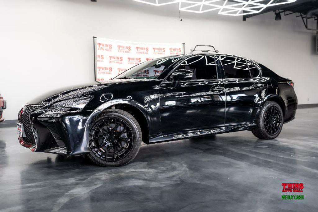 2019 Lexus GS Image 2