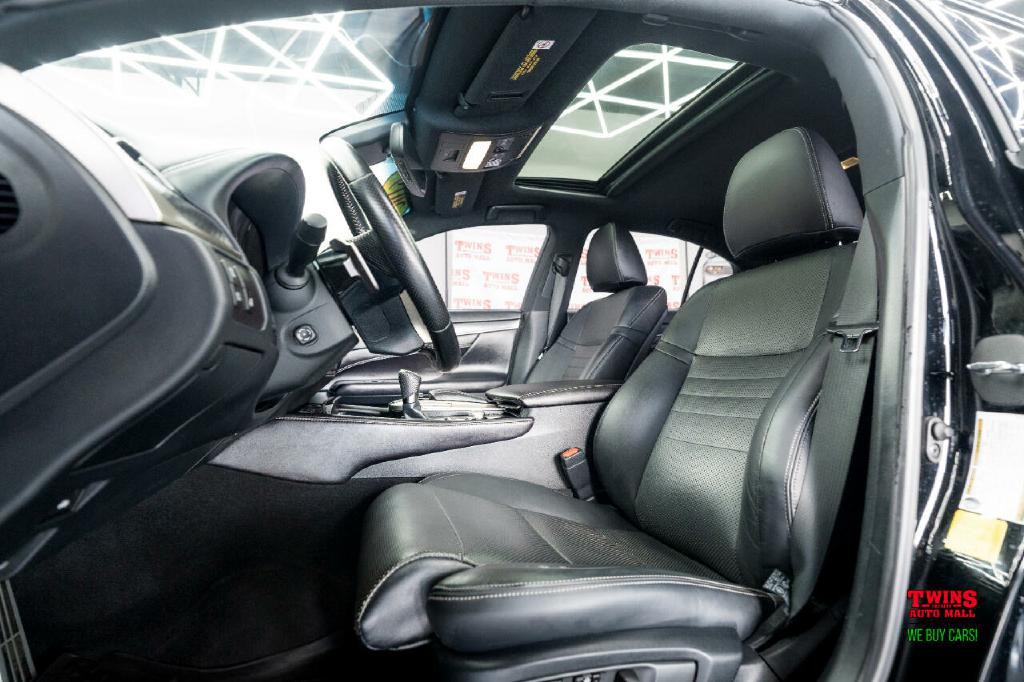 2019 Lexus GS Image 12