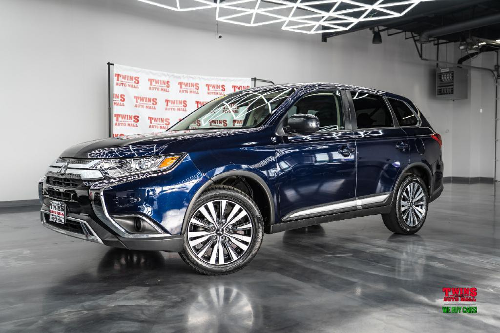 2020 Mitsubishi Outlander Image 2