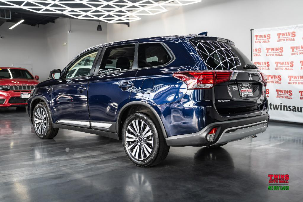 2020 Mitsubishi Outlander Image 4