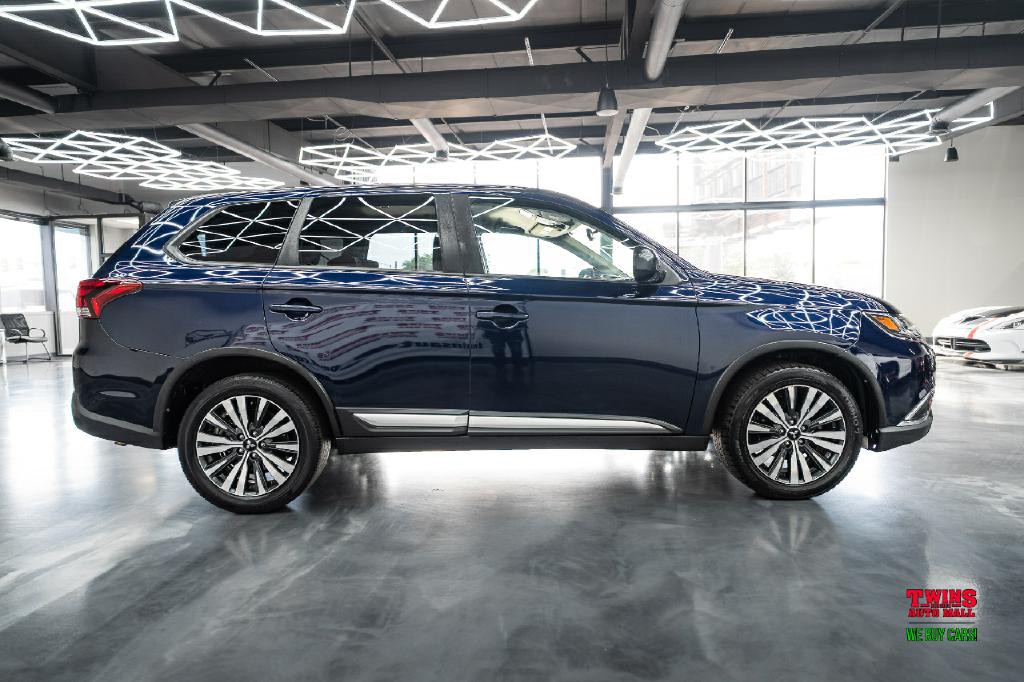 2020 Mitsubishi Outlander Image 6