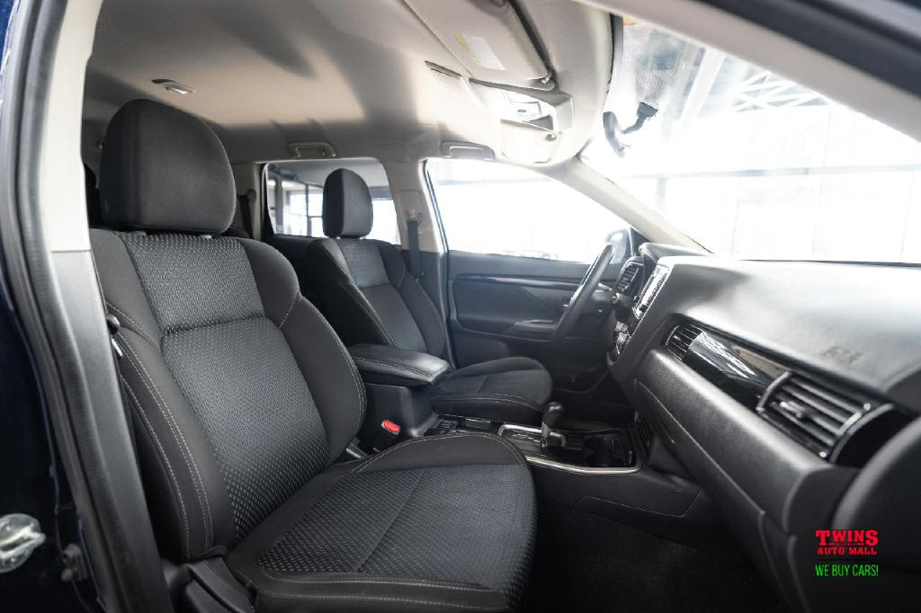 2020 Mitsubishi Outlander Image 17