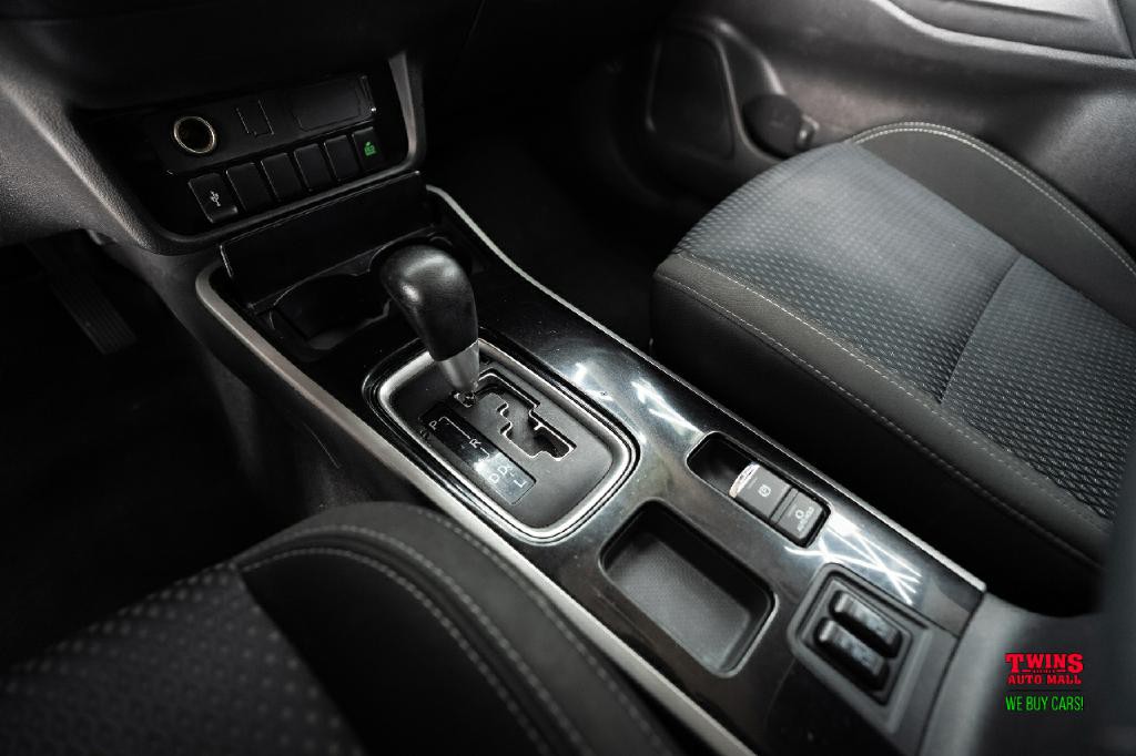 2020 Mitsubishi Outlander Image 23