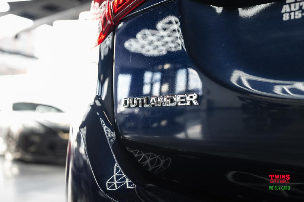 2020 Mitsubishi Outlander Image 27