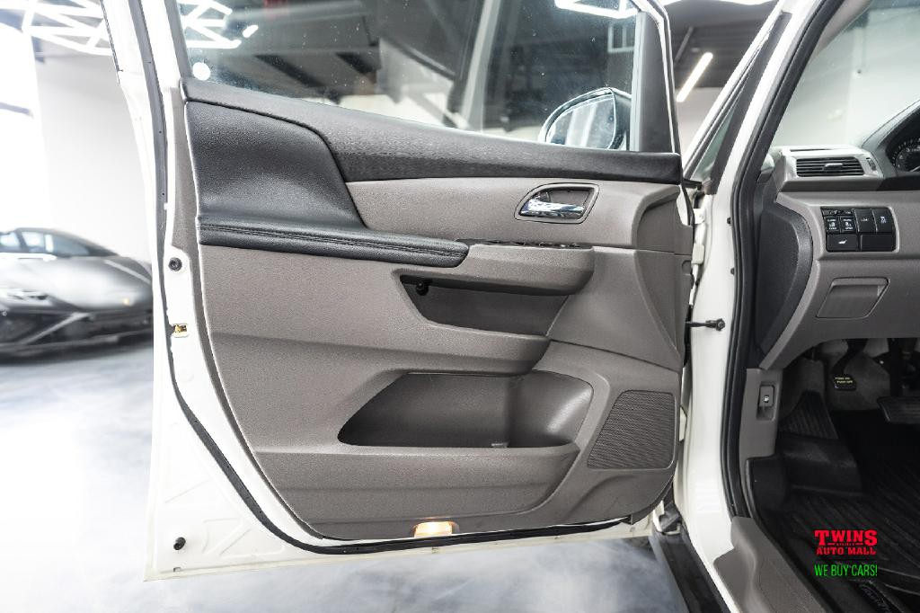 2016 Honda Odyssey Image 10