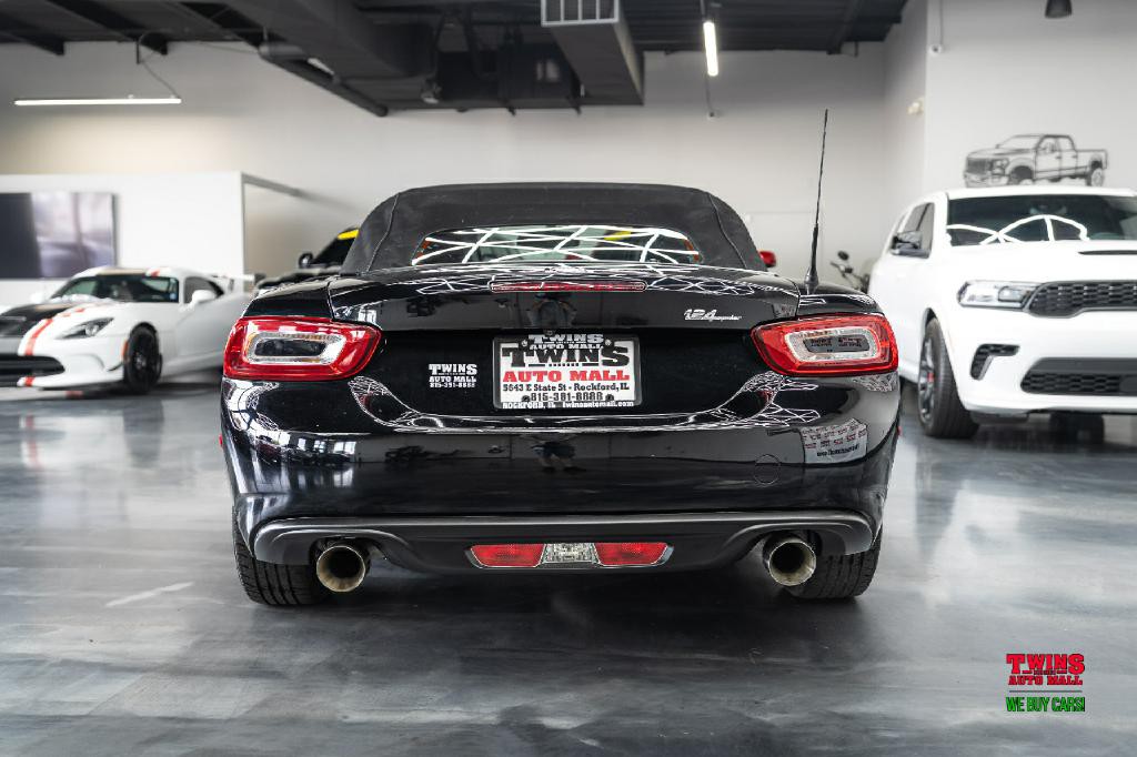 2017 FIAT 124 Spider Image 6