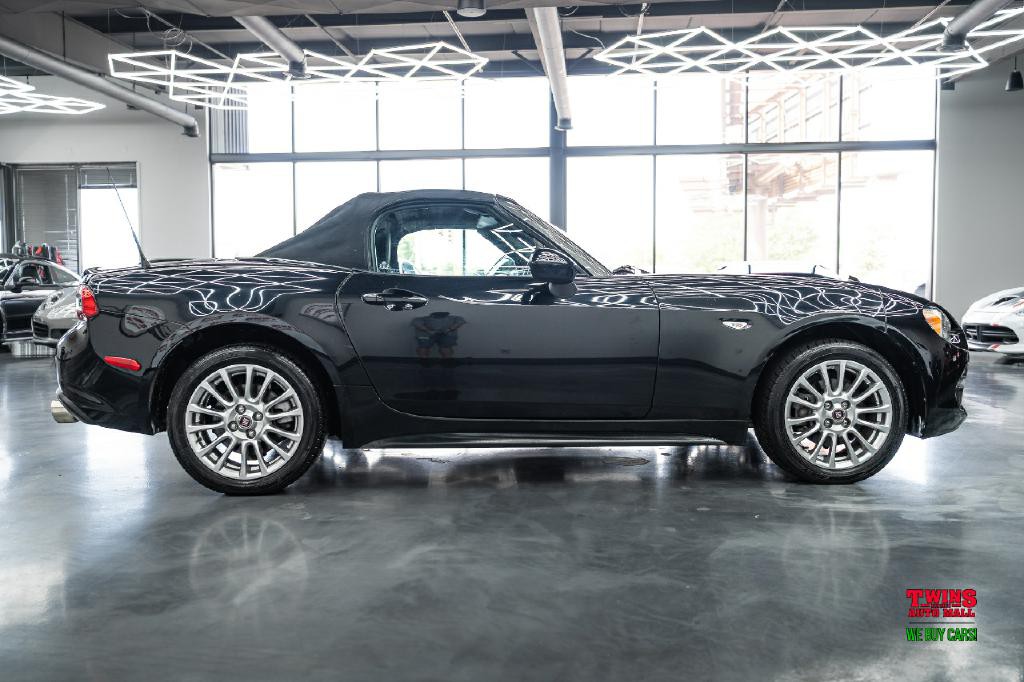 2017 FIAT 124 Spider Image 8
