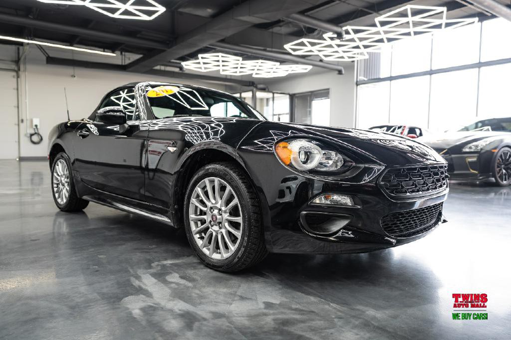 2017 FIAT 124 Spider Image 9