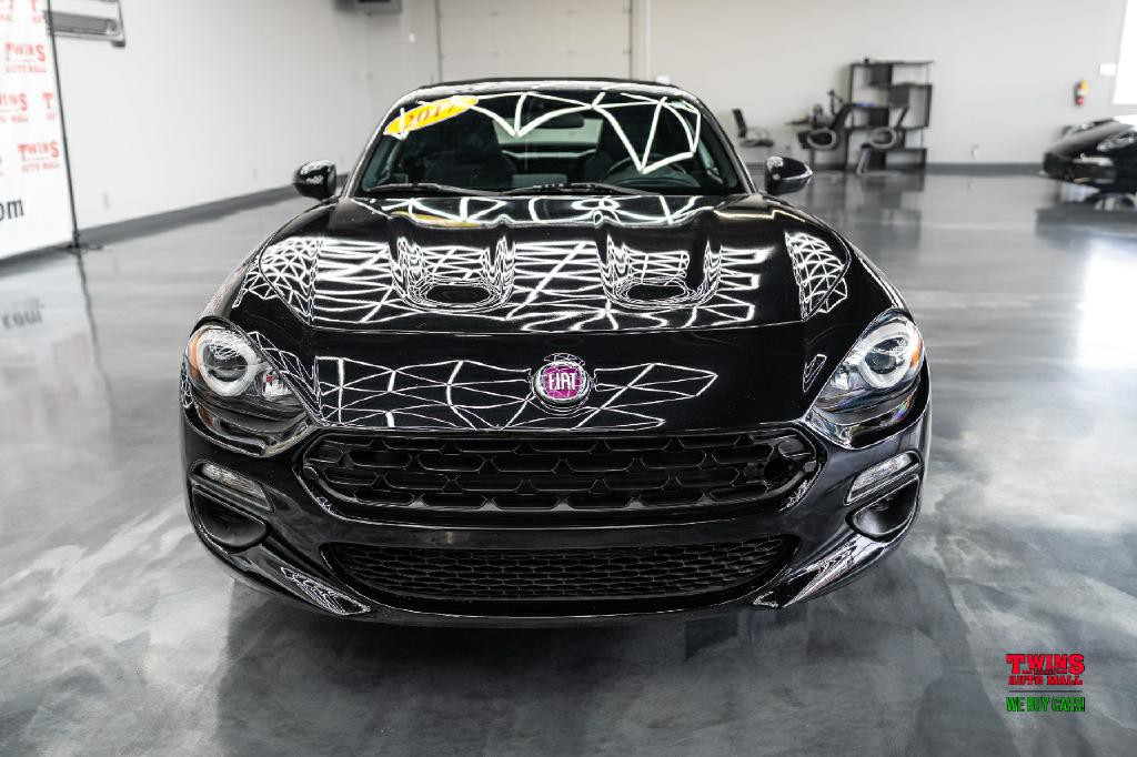 2017 FIAT 124 Spider Image 10