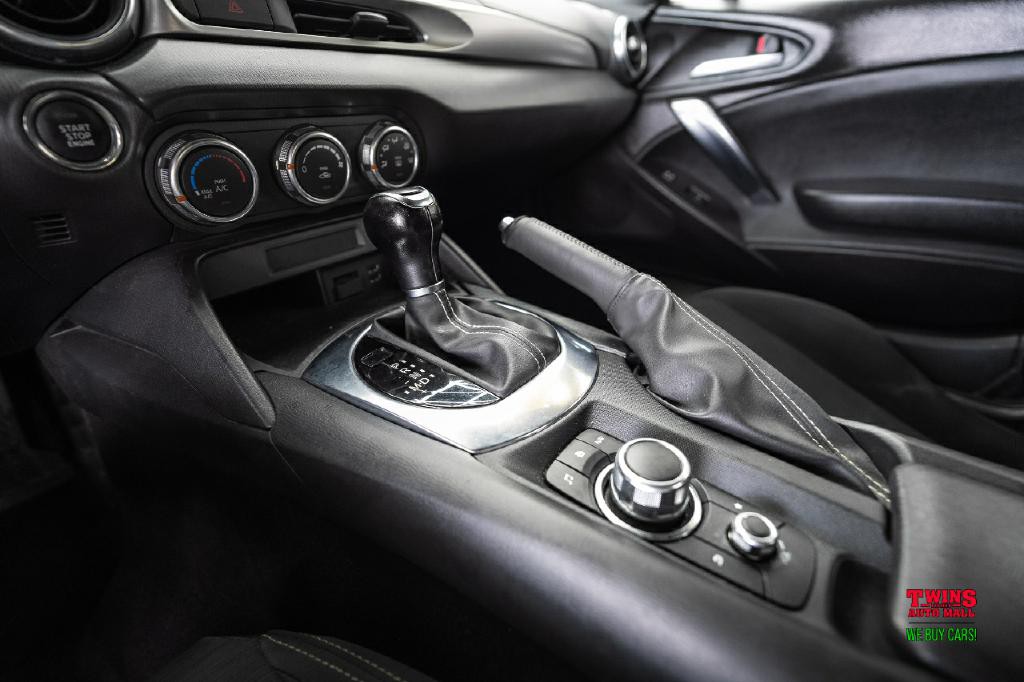 2017 FIAT 124 Spider Image 19
